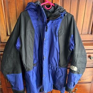 The North Face Men's Dual-Tone Black and Purpke Ski Jacket